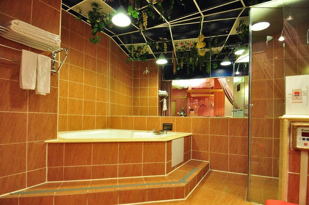 The We Hotel Тайбэй Экстерьер фото