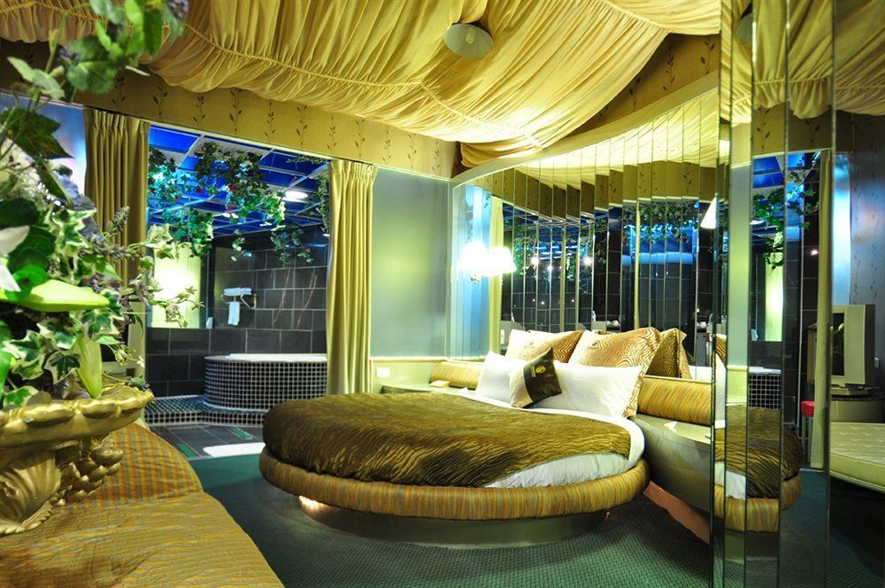 The We Hotel Тайбэй Экстерьер фото